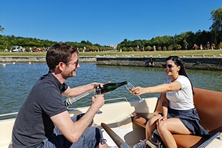 NEW Versailles Golf Cart guided Tour + Romantic Small Boat Escape with Champagne