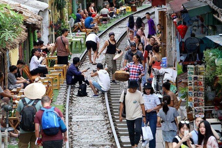 Hanoi City Half Day Private Tour: Hidden Corners & Train Street