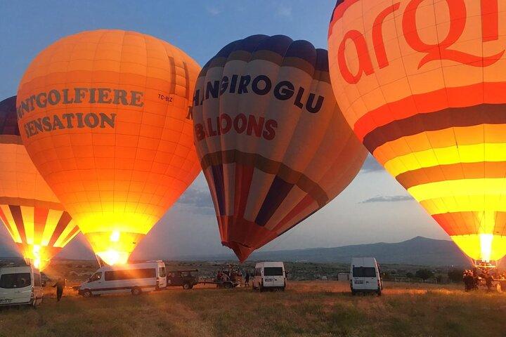 Hot Air Balloon Tour in Cappadocia Cat Valley