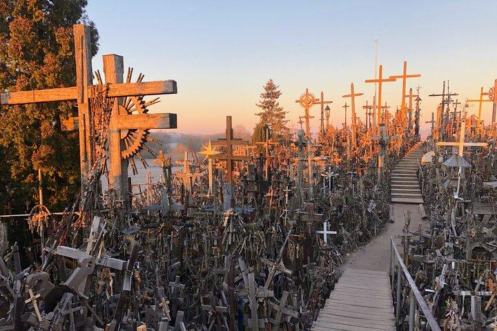 Sunrise at the Hill of Crosses - 2 countries in 1 day