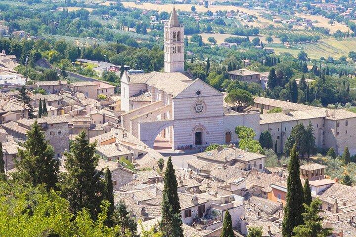 Visit ASSISI on foot with the Audio guide app for Smartphone