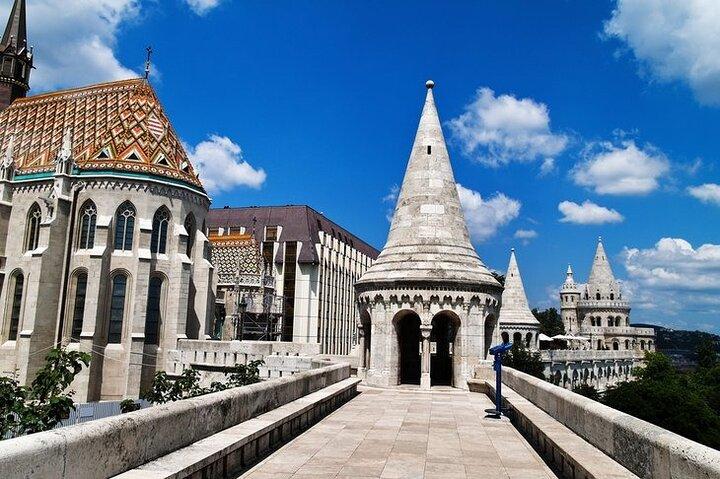 Private Buda and Pest tour by car with professional guide