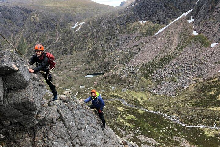 Private Guided Ridge Scrambling Experience in the Cairngorms