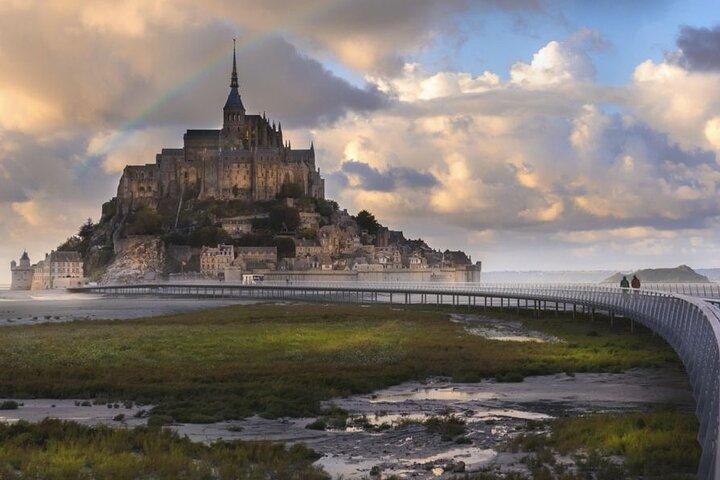 Mont-St-Michel: Private Walking Tour "Abbey Ticket Included"