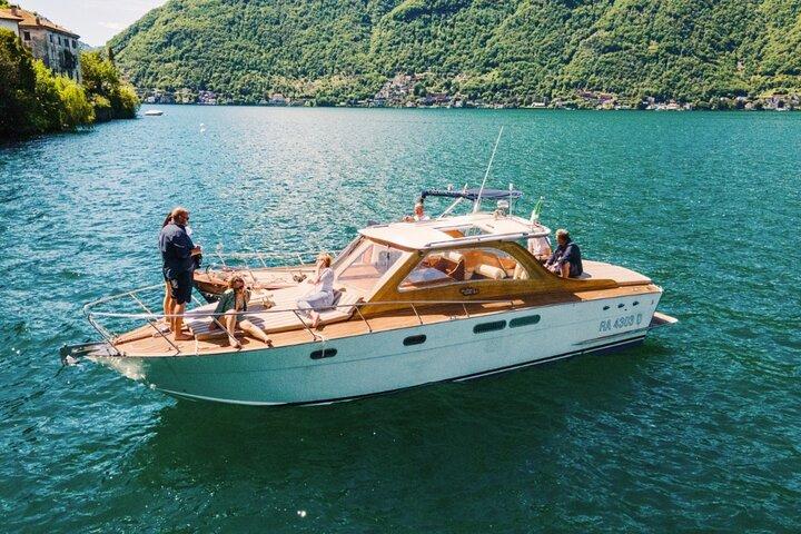 2H Private Tour with classic wooden boat on Lake Como