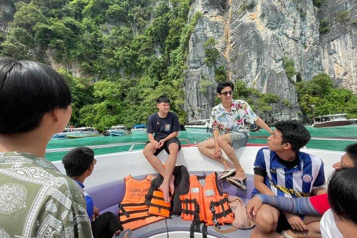 Phi Phi Island Adventure Day Tour from Phuket Speedboat/Catamaran