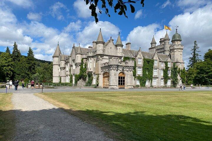 Private Balmoral Glamis Dunnottar Castles Tour from Aberdeen 