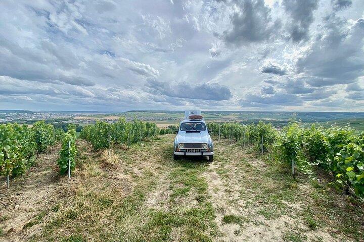 Private Champagne Experience in a vintage car from Epernay