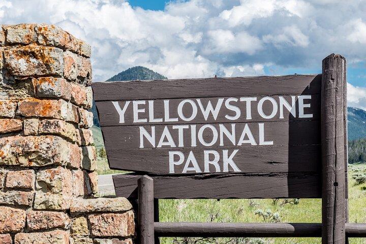 2-Day Yellowstone Tour Lower and Upper Loop Guided Tour