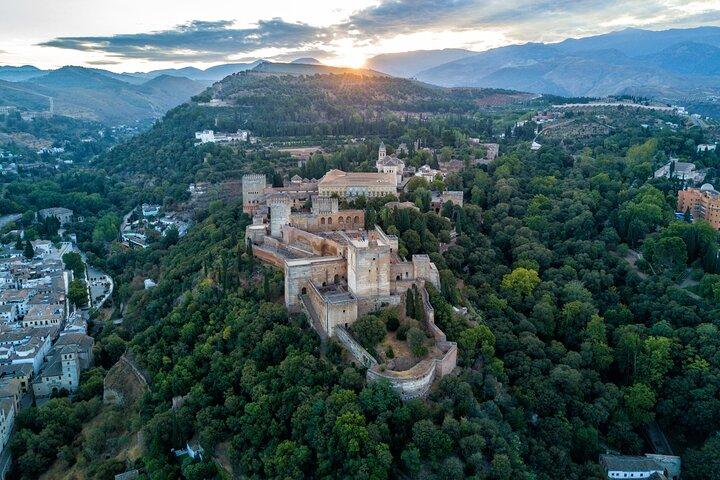 Alhambra & Generalife Skip the Line Regular Group including Nasrid Palaces