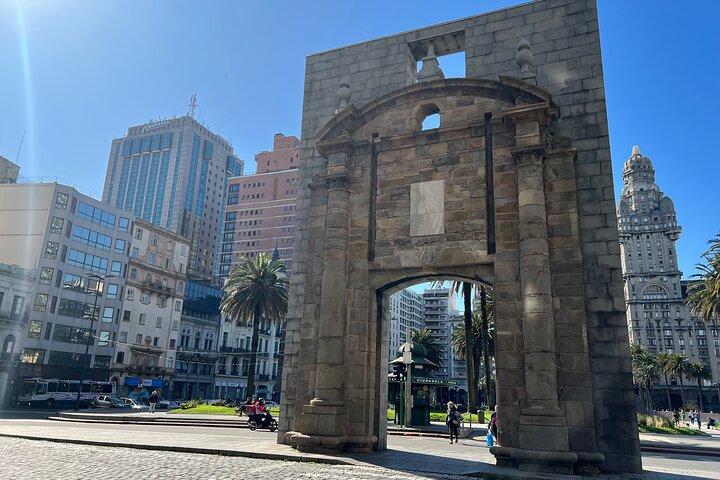 Walking Tour of the City of Montevideo (Spanish and/or Portuguese)