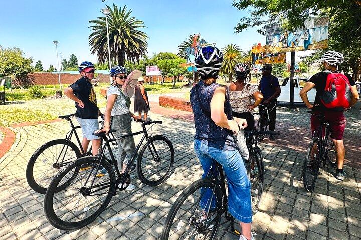 Guided Bicycle Tour of Soweto with Lunch