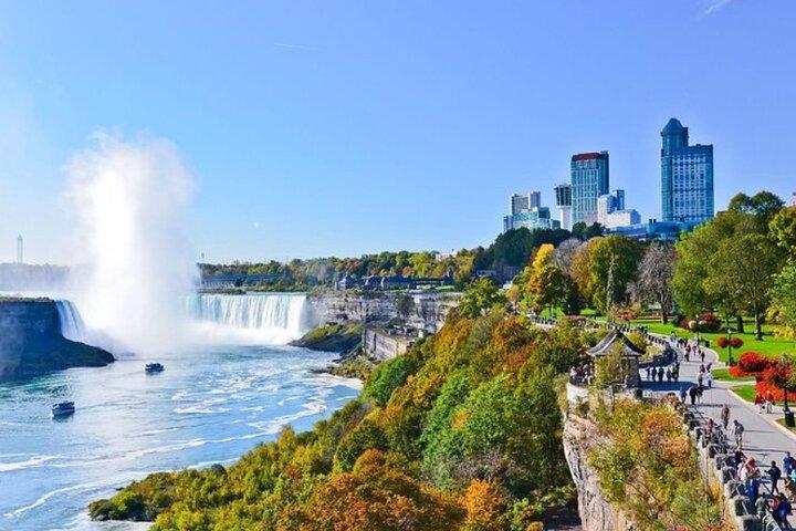 Niagara Falls Day Tour from Toronto w/ Boat, Lunch, Winery Stop