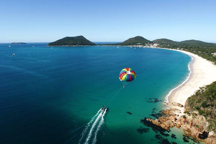 Port Stephens Day Tour with Dolphin Cruise, 4WDtour, Sandboarding