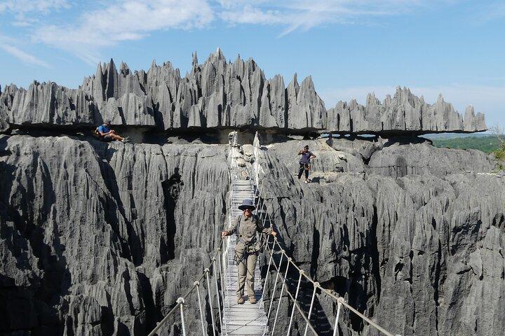 Descent of the Tsiribihina and visit of the Tsingy de Bemaraha park