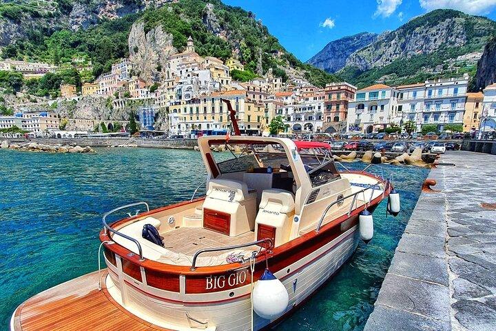  Full Day Boat Tour in Amalfi and Positano with Transfer
