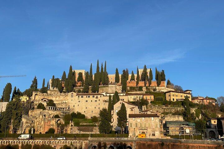 Verona Small Group Walking Tour with Cable Car and Arena Tickets 