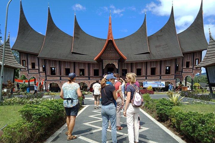 Private Multiday Tour in Minangkabau with accommodation 4 days