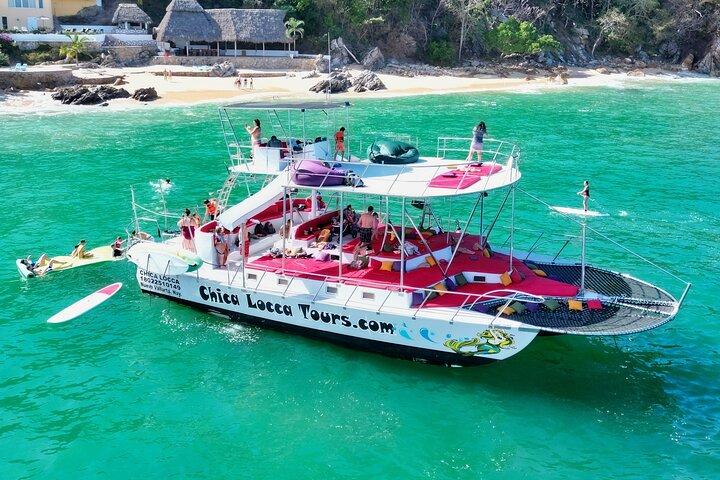 Private Boat Tour ChicaFUN1 Waterslides 65' Yacht [All Inclusive]