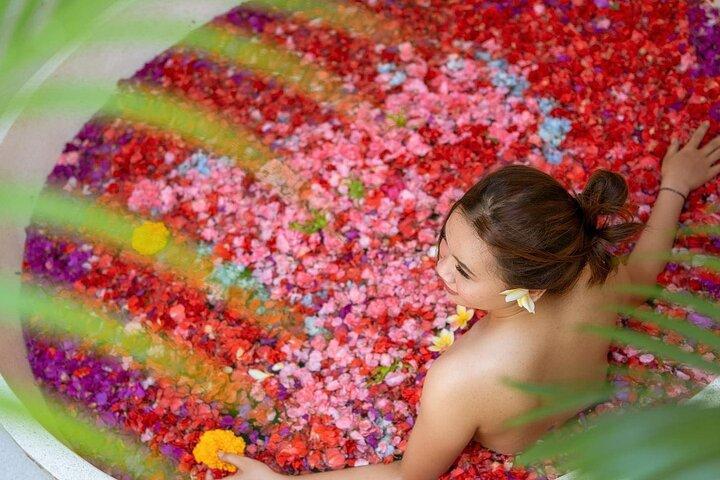 Bali Luxury Spa massage and flower Bath 2hour exlusive experiance