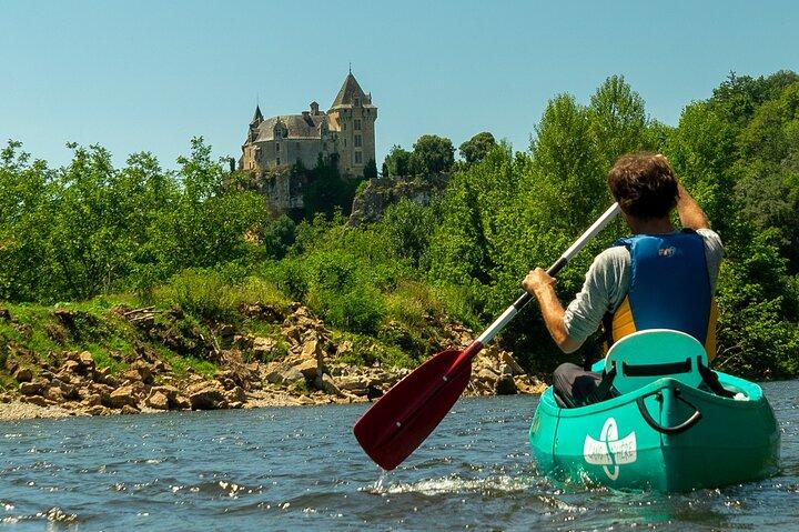 Historic canoe trip on the Dordogne near Sarlat