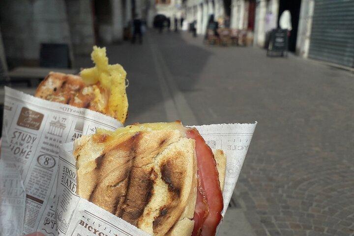 Private Walking Food Tour in Annecy