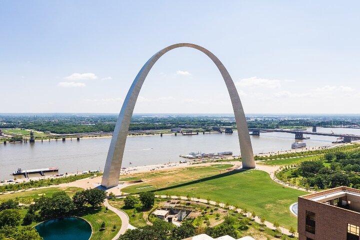 St. Louis Arch and River Cruise Small Group Walking Tour