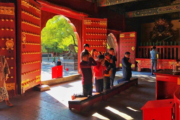 4-Hour Private Tour: Lama Temple, Confucius Temple, Guozijian Museum with Dim Sum