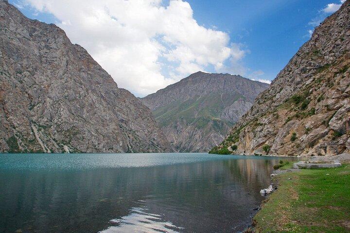 Seven Lakes, private Two-Day Trekking