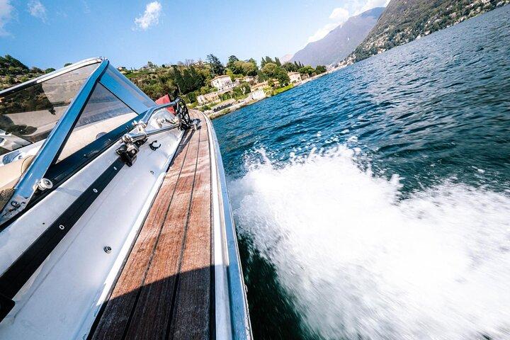 2 Hours Private and Guided Cruise on Lake Como by motorboat