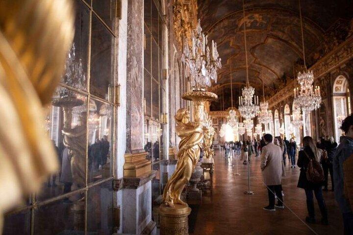 Versailles & Louvre Museum: All-Inclusive Semi Private Tour