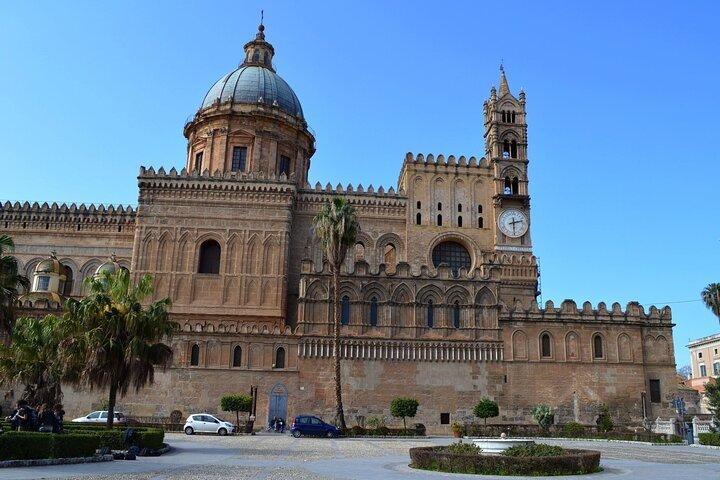 Palermo : Private Custom Walking Tour with a Local Guide