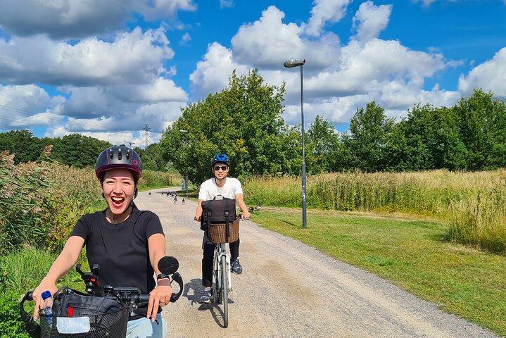 Explore happiest (hidden) Helsinki on (e)bike: BBQ, Sauna, Forest