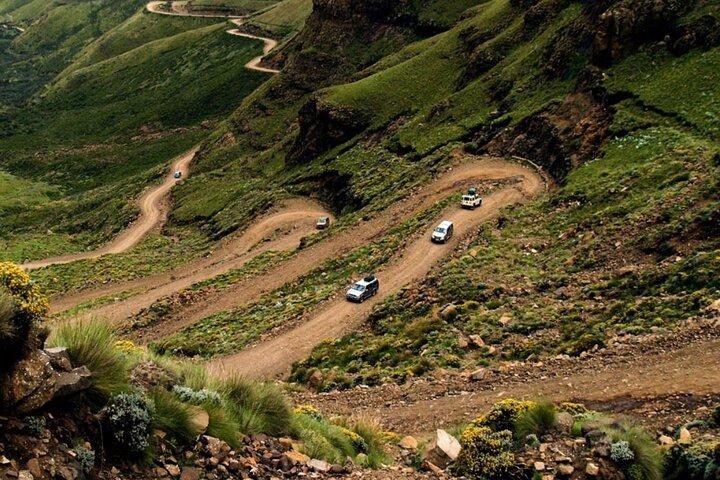 2-Day Tour in Sani Pass and Drakensberg Gardens from Durban