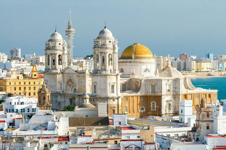 Cadiz : Private Custom Walking Tour With A Local Guide