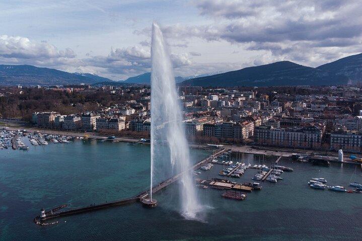 Geneva : Private Custom Walking Tour with a Local Guide