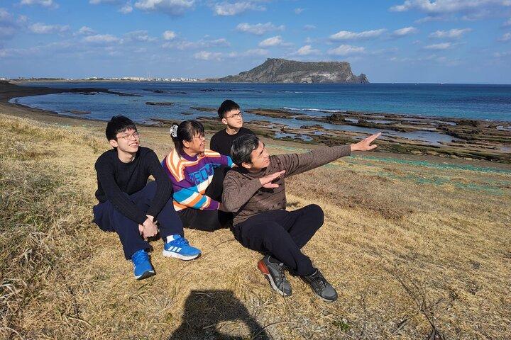 2-Days JUMBO/MINI-VAN Tour in Jeju Island 