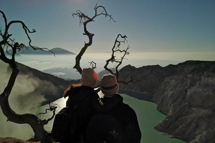 From Bali: 3 Day Sunrise Trekking Ijen Crater and Bromo Tour