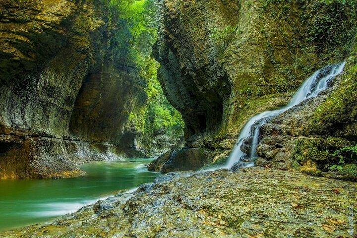 Private Canyon Cave Tours from Kutaisi (Martvili-Okatse-Promete)