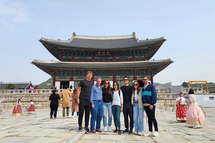 Layover Tour for essential Seoul City & Gourmet tour(Incl. Lunch & Dinner)