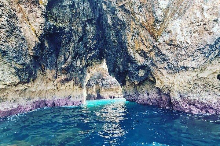 Tour to the caves of Sesimbra