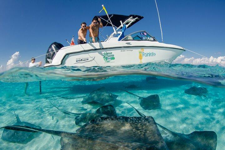 Private boat charter in Grand Cayman