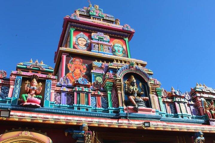 Guided tour of the Karly Hindu temple in Saint Pierre