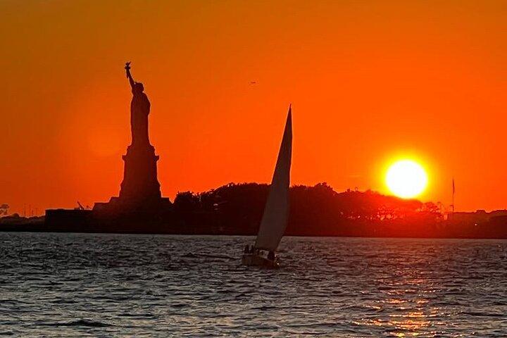 Private Sunset Sail of NYC Skyline and Statue of Liberty