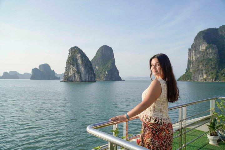 Halong Bay 1 Day Tour Included Limousine Bus Transfer from Hanoi