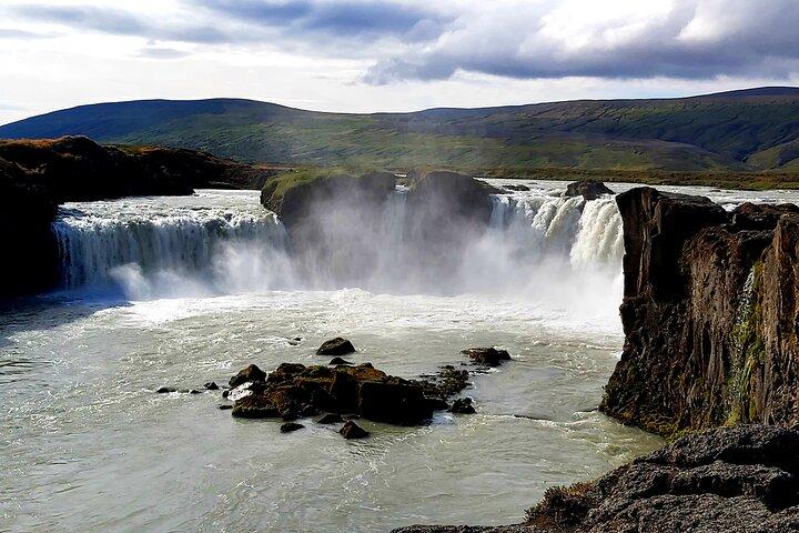 Half-Day Combo Tour to Goðafoss, Laufas and The Christmas House
