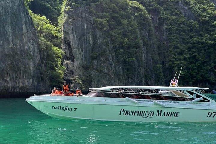 Private VIP Boat to Phi Phi Islands