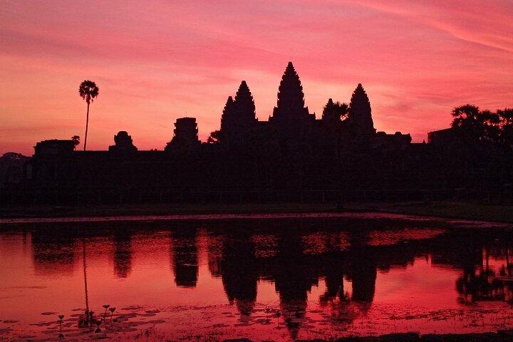 Private One Day Tour with Sunrise at Angkor Wat