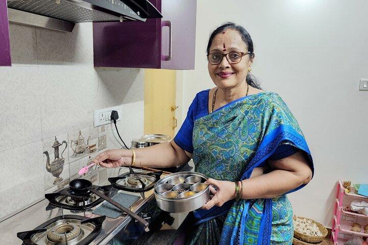 Private South Indian Cooking Class in Bangalore with a Local