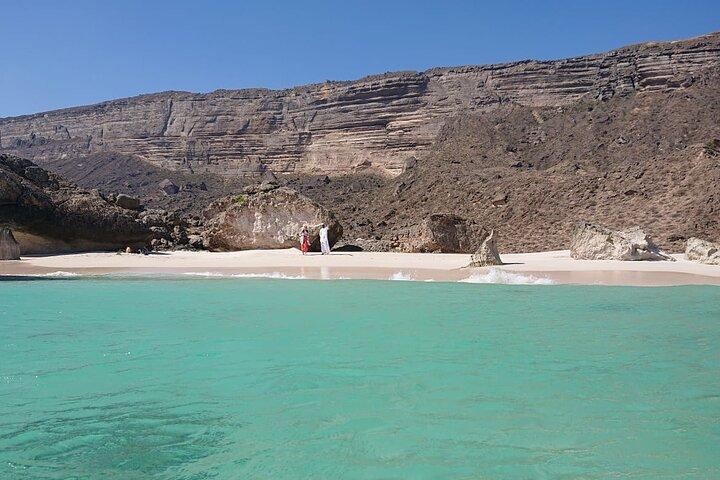 Private Guided Tour to West Beaches of Salalah
